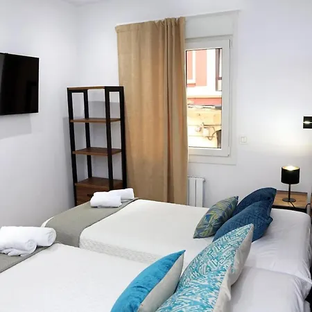 Piso Reformado A 2 Min Del Casco Viejo Con Garaje Gratis *