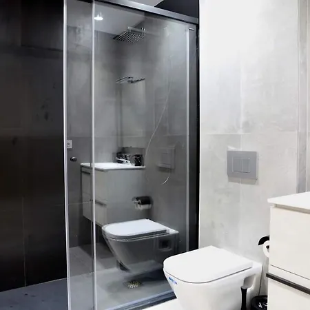 Piso Reformado A 2 Min Del Casco Viejo Con Garaje Gratis Bilbau