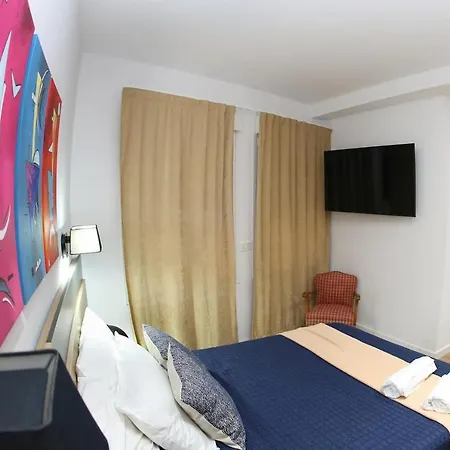 Piso Reformado A 2 Min Del Casco Viejo Con Garaje Gratis *