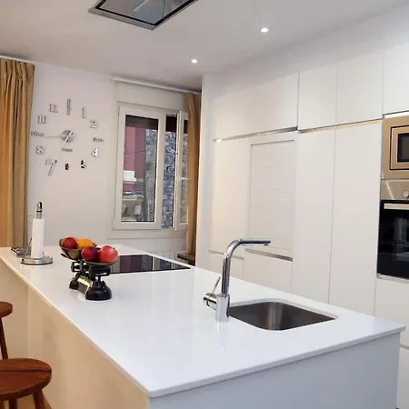 Piso Reformado A 2 Min Del Casco Viejo Con Garaje Gratis Apartmán *